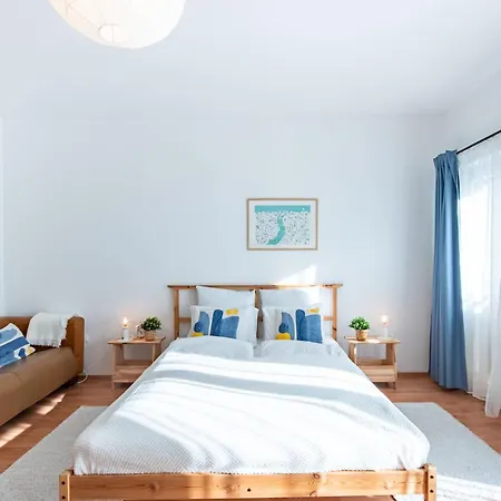 - Balcony - Comfy شقة بودابست