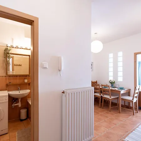 - Balcony - Comfy Appartement *